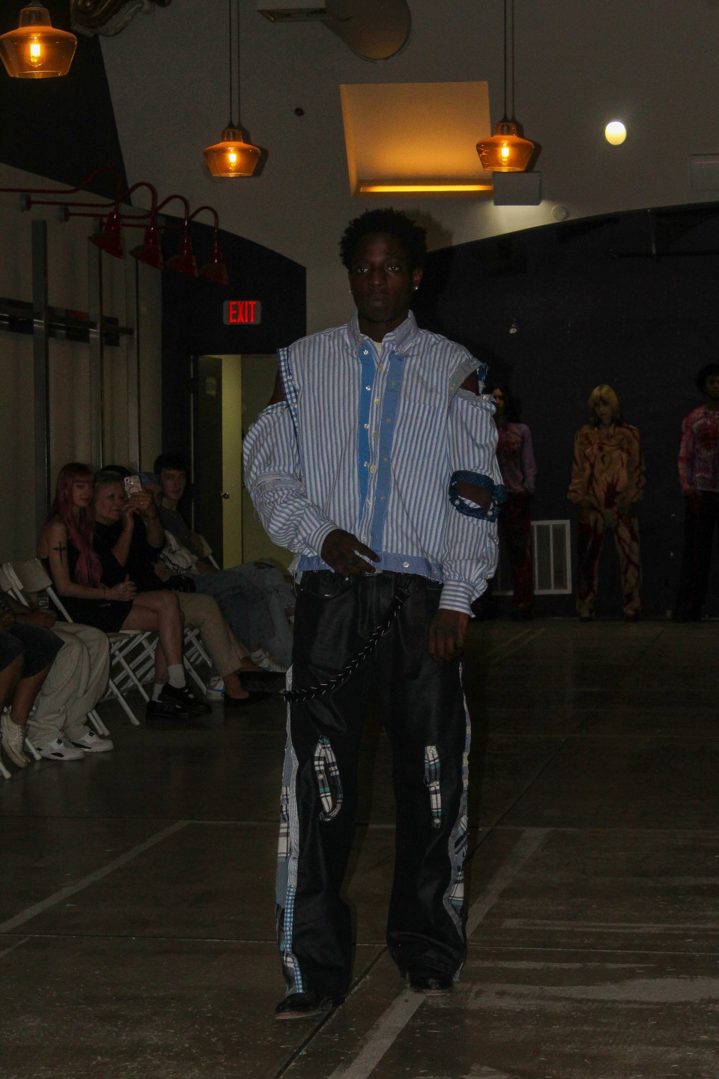 perception button trousers