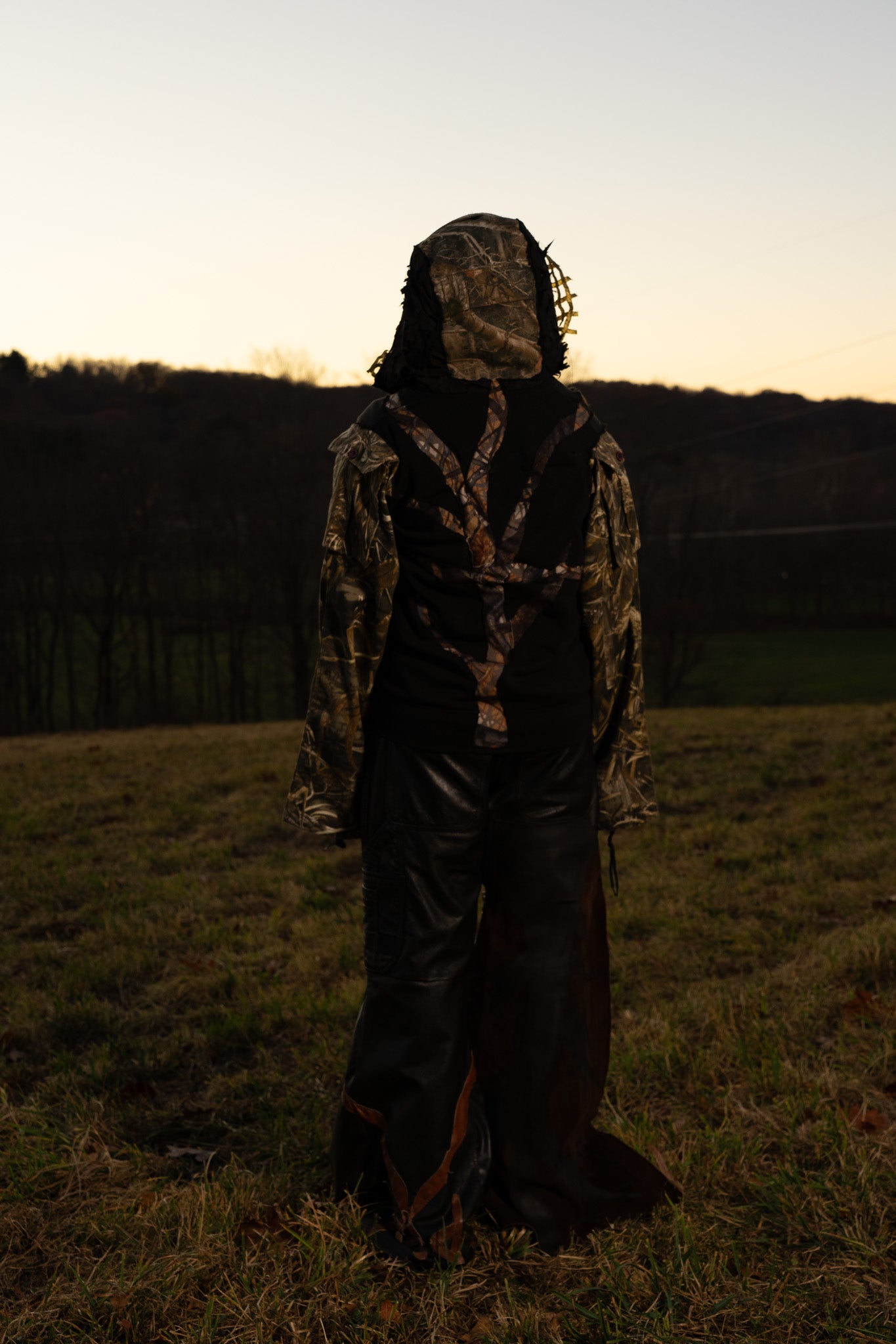 twisted branches trousers