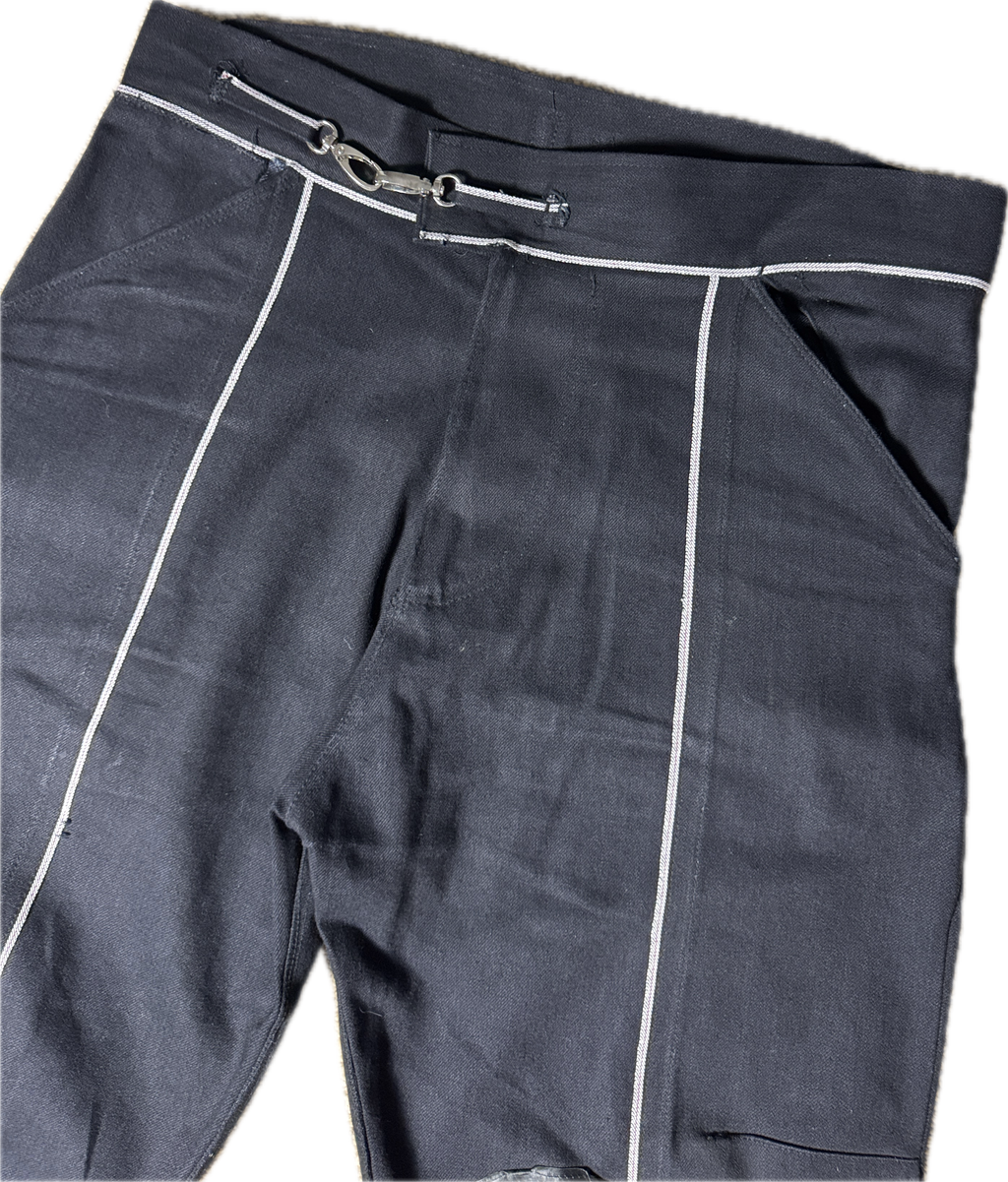 Kangaroo Window Jeans