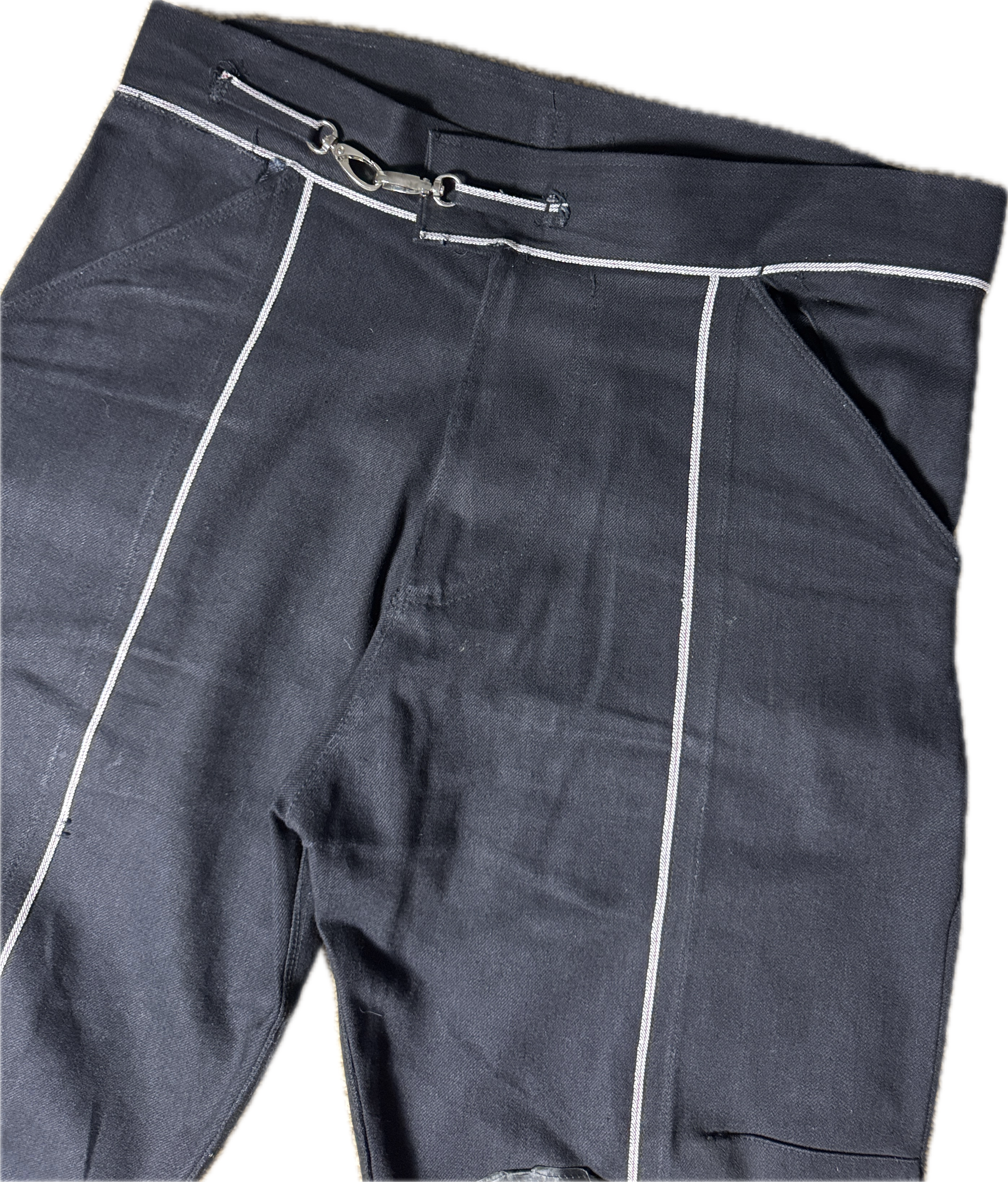 Kangaroo Window Jeans